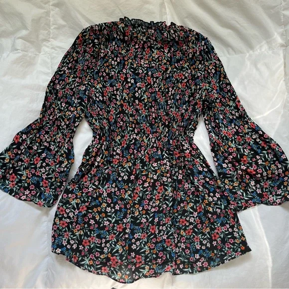 Pretty patterned blouse - Picture 3 of 4